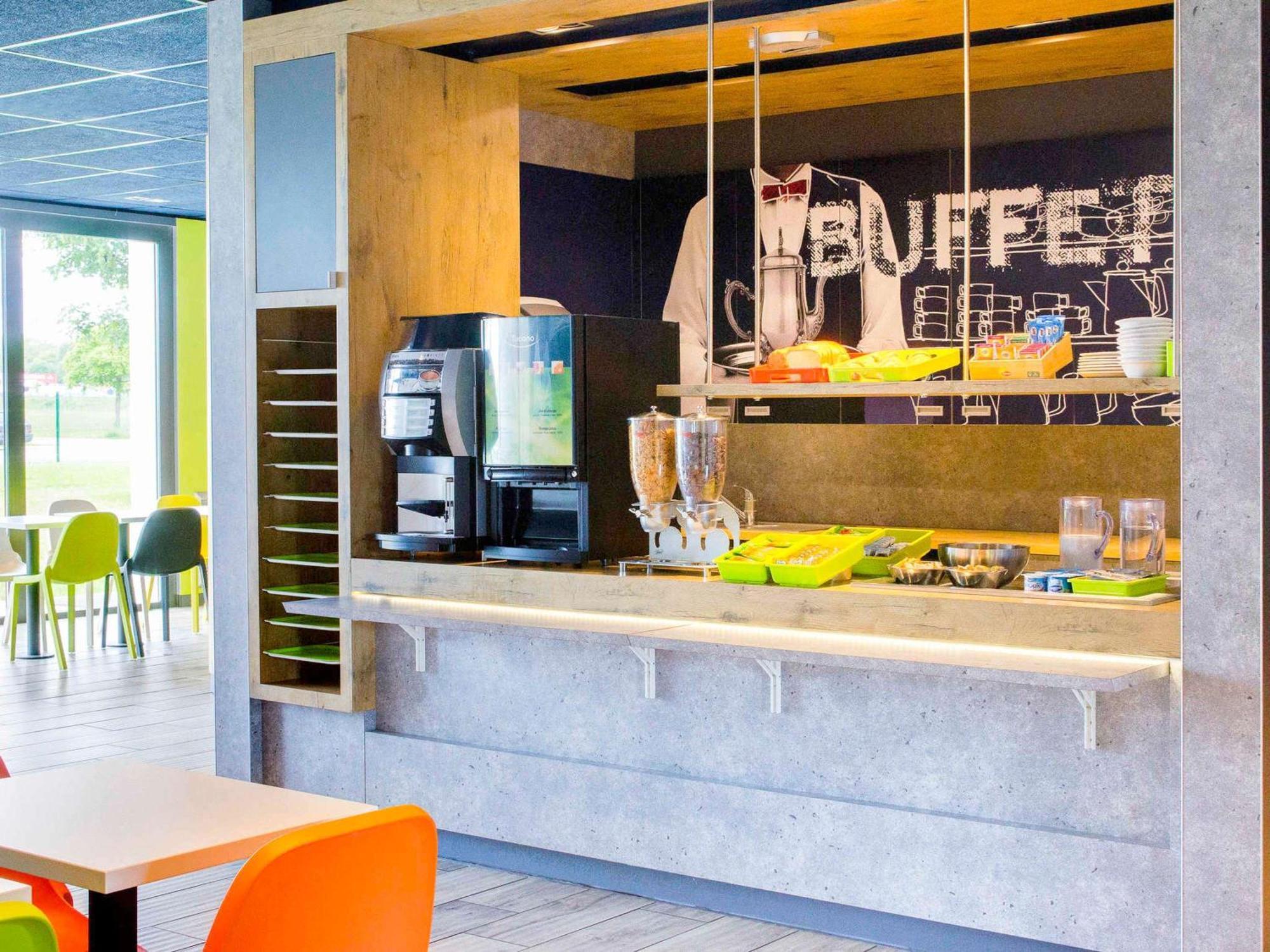 Ibis Budget Montceau Les Mines Exterior photo